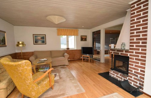 Svanesund House | Spacious cottage in Svanesund near beach and grocery store | SE09163