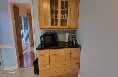 Halton Regional Municipality House | Spacious cottage retreat minutes from popular trails, restaurants and shopping.