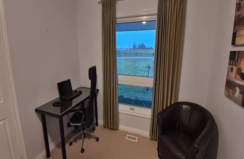 Halton Regional Municipality House | Spacious cottage retreat minutes from popular trails, restaurants and shopping.