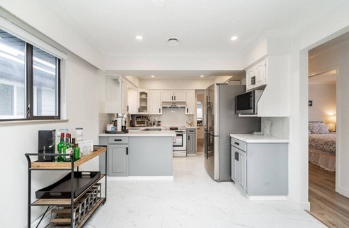 Sunset House | Spacious & Cozy Home In Heart Of Vancouver