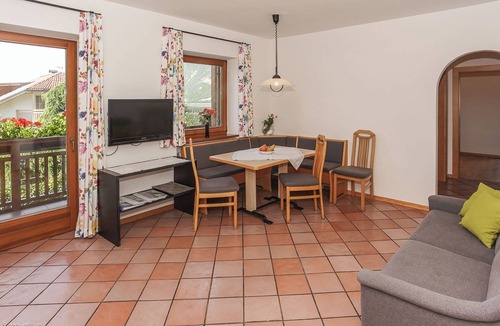 Auer Apartment | Spacious, family-friendly accommodation, 10 minutes from Lake Kaltern.
