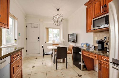Renfrew-Collingwood House | Spacious Family Home with Garden in Vancouver