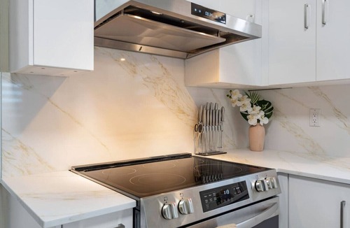Marpole House | Spacious Family Retreat Central to YVR & Downtown