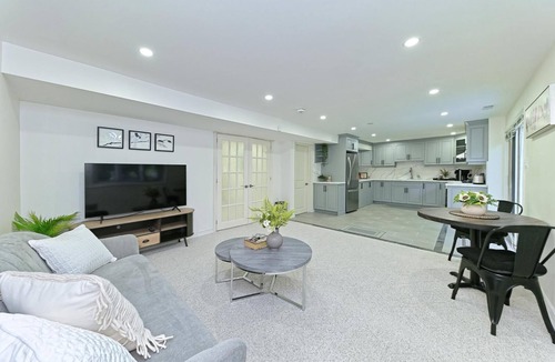 Aldershot House | SPACIOUS & FULLY PRIVATE 2BR UNIT ON GROUND LEVEl