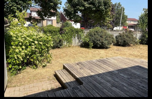 Bowmanville House | Spacious Getaway With Sunroom Near Lake Ontario!