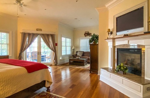 Dufferin Bed & Breakfast | Spacious Guest Master Bedroom Rm 4 w/private deck & hot tub