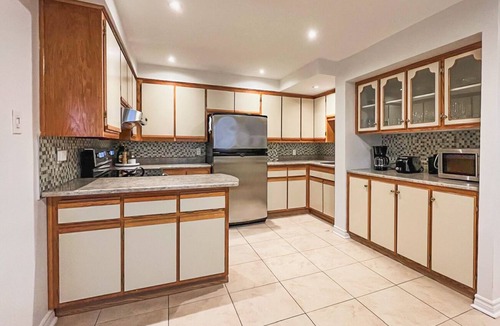 Pointe-aux-Trembles House | Spacious House 15 Km from Downtown Montreal