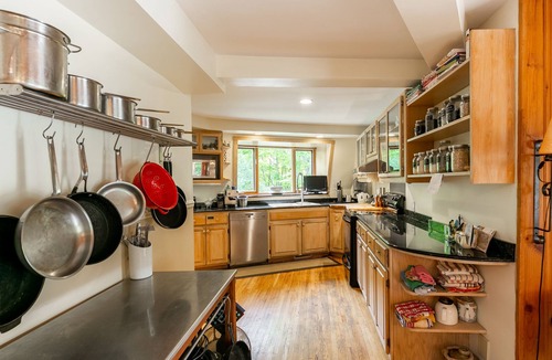 Saint-Hippolyte House | Spacious Laurentian Retreat: Xmas/NY available!