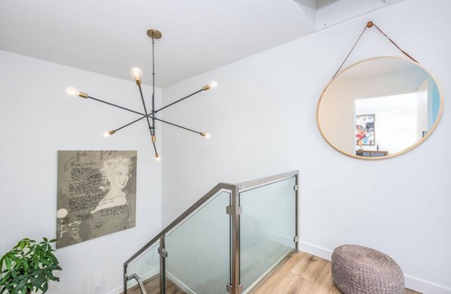 Fairview Apartment | Spacious Mid-Century Three-Bedroom on the Edge of Downtown w/AC!