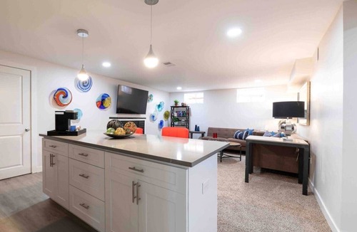 Southeast House | Spacious, Modern & Central 2 Bed/2 Bath by DU