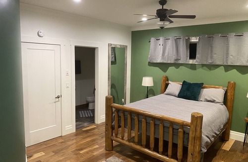 Golden Cabin | Spacious Modern Lodge in Perfect Location