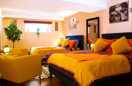 Saint-Laurent Apartment | Spacious Oriental Style by Native Designer + Free Parking