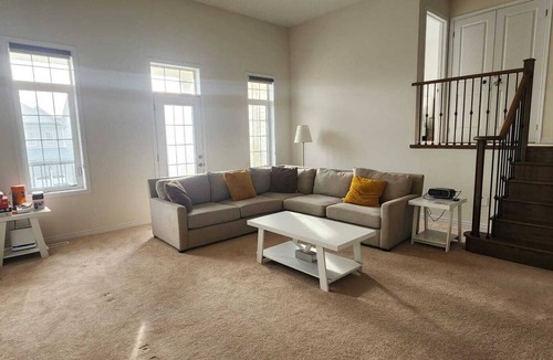 Thorold House | Spacious Retreat Near Majestic Niagara Falls! Close to All Major Amenities!