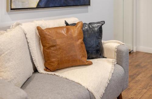 Downtown Montreal Apartment | Spacious Studio on Bishop - Hot Spot Dtown MTL