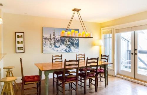 Upper Village House | Spacious Town Home with Private Hot Tub