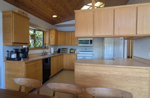 Pender Island House | Spacious Waterfront House on North Pender Island