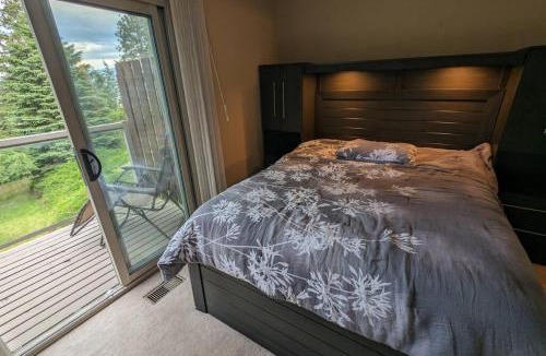 West Kelowna Estates House | Spacious West Kelowna Home that is great for family, friends, or business trip!