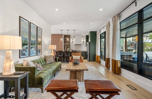 Canmore House | Spectacular 8-BDRM, 8-BATH Mountain Retreat!