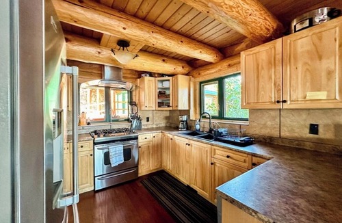 Lac La Hache House | Spectacular Archive Homepage for Lac La Hache