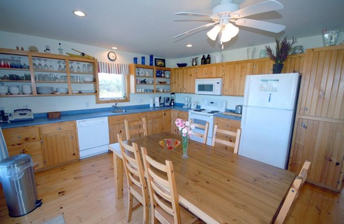 Darnley Cottage | Spectacular beach house location - Thundercove Beach
