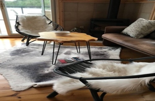 Utterson Cottage | Spectacular Boathouse on Beautiful Skeleton Lake in Porcupine Bay