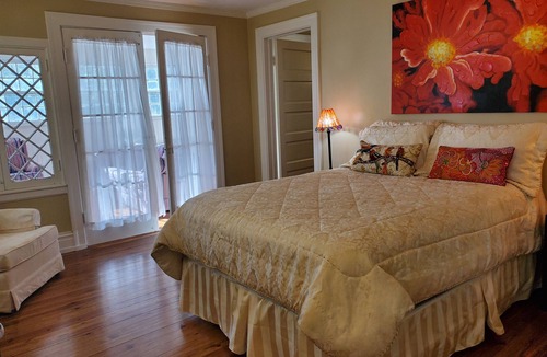 Waverly Beach House | SPECTACULAR LAKE FRONT HOUSE ON CRESENT BEACH FORT ERIE ONTARIO CANADA
