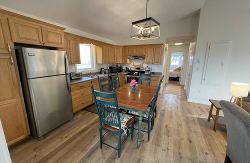 Cape Traverse Cottage | Spectacular Ocean front and spectacular sunsets!