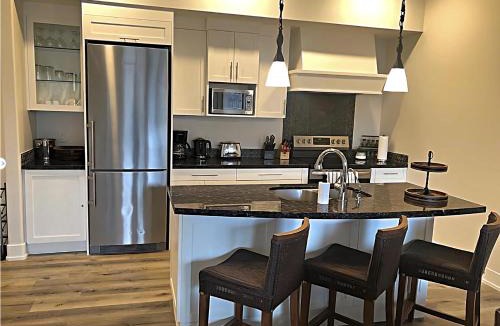 Canmore Resort | Spectacular Penthouse With Amazing Views, Indoor Pool and Hot tub