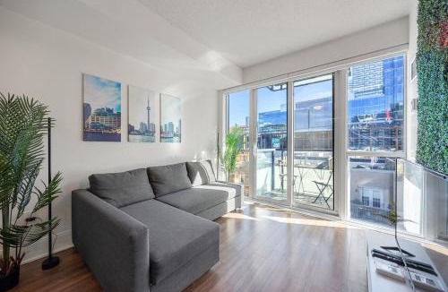 Wellington Place Apartment | Spectacular Suite in the Heart of Toronto
