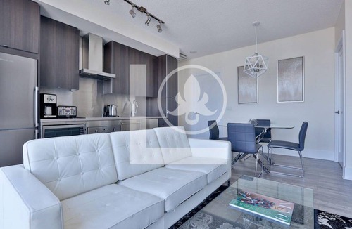 Toronto Entertainment District Apartment | Splendid - Luxury Executive Condo King West