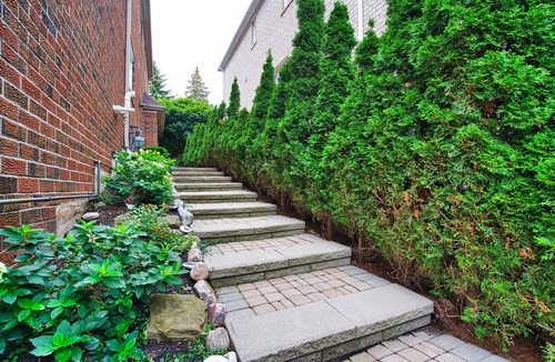 Central Erin Mills Apartment | Spotless & Spacious 2BR/2BA Comfortably Sleeps 6