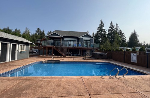 Sproat Lake House | Sproat Lake Escape