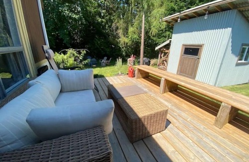 Brackendale Cabin | Squamish Rustic Cabin