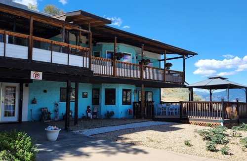 Okanagan-Similkameen House | Squires House - Amazing views! Minutes to beaches, trails & wineries!