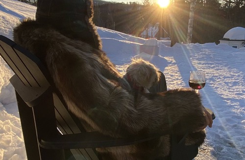 Saint-Sauveur Ski Chalet | St Sauveur Chalet; easy access to nearby ski hills and village; pet friendly
