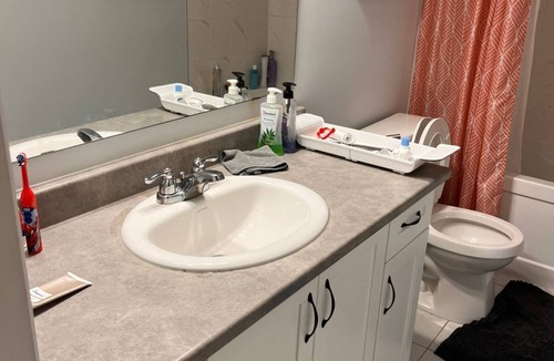 Ottawa Division Condo | Stacked Townhome for Short Term Rental with Kitchen