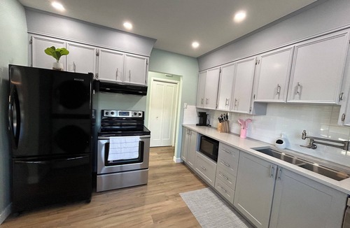 Brentwood House | Stampede City Serenity 7BR/5BTH