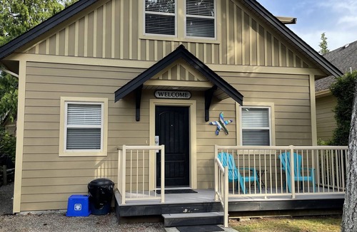 Regional District of Nanaimo Cottage | Starfish Cottage - Oceanside Village Resort
