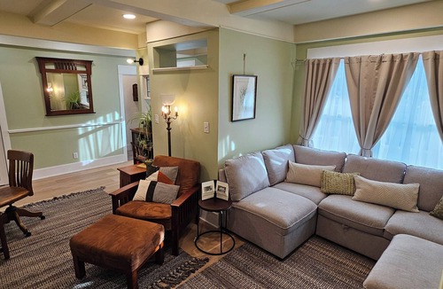 Okanagan-Similkameen House | Stay Downtown in one of Princeton's historical homes, The Burr House