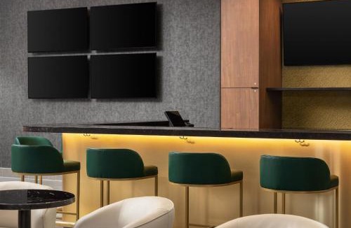 Saint-Laurent Hotel | Staybridge Suites Montreal Airport - St-Laurent by IHG