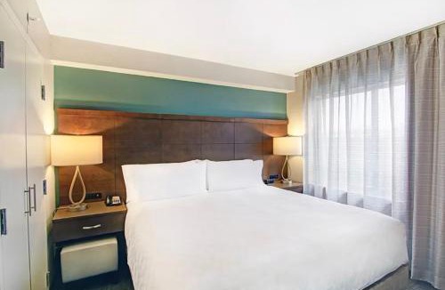 Vaughan Hotel | Staybridge Suites Toronto - Vaughan South by IHG