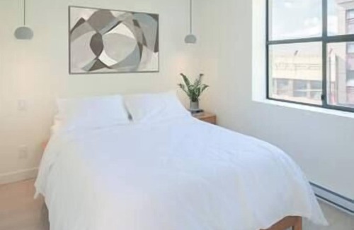 Downtown Eastside Apartment | Staycation in New 1-Bedroom Condo, Japantown