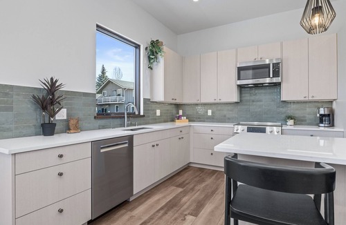 Steamboat Springs Apartment | Steamboat Monthly Rental | Furnished Condo by Yampa River | Free Bus Route