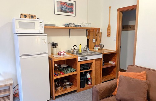 Ucluelet Apartment | Steps from the Beach! ~ Near Wild Pacific Trail! ⎮ Orca
