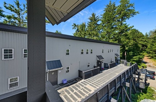 Ucluelet Apartment | Steps to the Beach & Wild Pacific Trail! ⎮Sandpiper