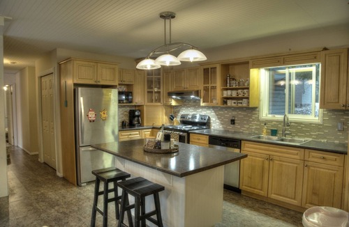 Manitoba Cabin | Still Cove Cabin, Lakefront Serenity
