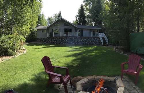 Manitoba Cabin | Still Cove Cabin, Lakefront Serenity