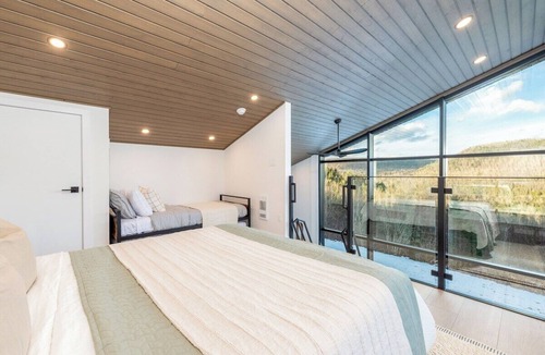 Waterford Cabin | STOKE Luxury Cabin 2 with Epic Views