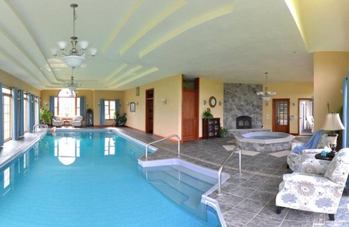 Georgetown Bed & Breakfast | Stone Edge Estate Bed & Breakfast - Queenston Room