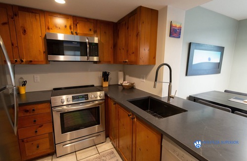 Village North Condo | Stoney Creek - Pool & Hot Tub Access, Great Location, Free WiFi
